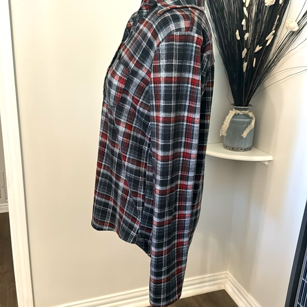 Katie Park comfy chic Loggin look flannel shirt for women in size small - Picture 4 of 11